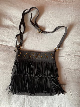 Bolso bandolera con flecos