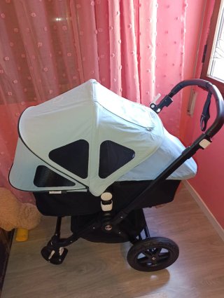 Carro Bugaboo Camaleón 3 Plus Negro con 3 capotaas