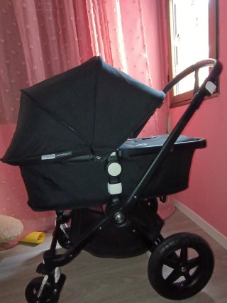Carro Bugaboo Camaleón 3 Plus Negro con 3 capotaas