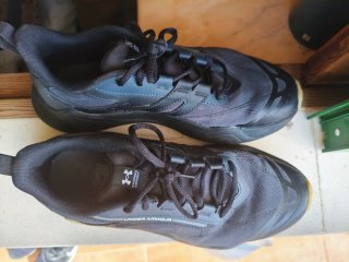 Under Armour UA Charged Commit TR 5 Negro