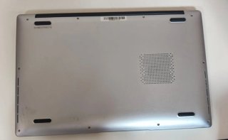 Ordenador portátil plateado