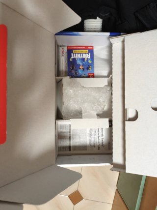 Caja original Nintendo Switch Edición Fortnite