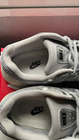 Nike P-6000 Plata Talla 44