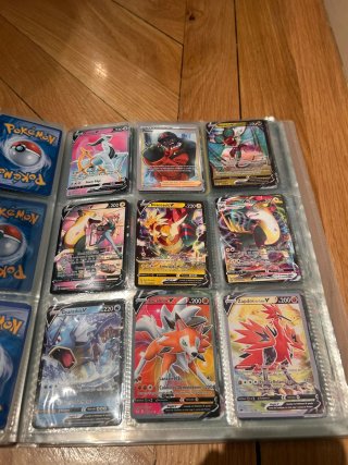 Cartas Pokémon V, VMAX y Entrenador