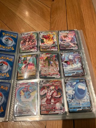 Cartas Pokémon V, VMAX y Entrenador