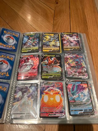 Cartas Pokémon V, VMAX y Entrenador