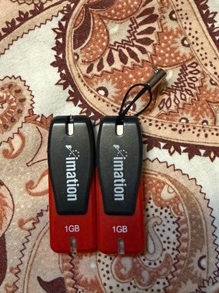 2 Pendrives Imation 1GB