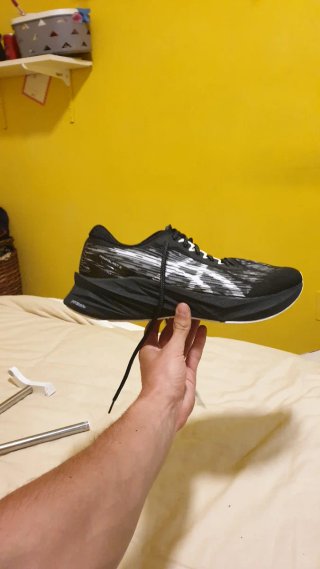 Asics Novablast 3 Zapatillas Running Negro Blanco