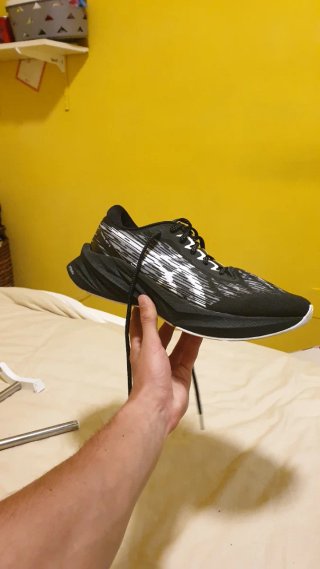 Asics Novablast 3 Zapatillas Running Negro Blanco