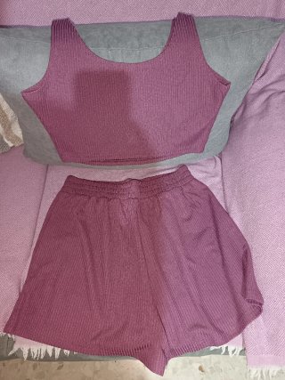 Conjunto deportivo morado
