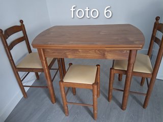 Mesa de cocina extensible con 2 sillas y banqueta