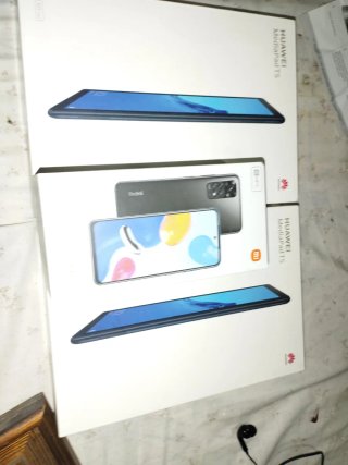 2 Tablets Huawei Mediapad T5 y Xiaomi Redmi Note 1