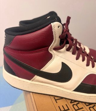 Zapatillas Nike Jordan Rojas y Blancas