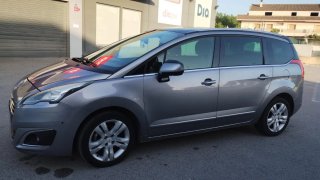 Peugeot 5008 2014
