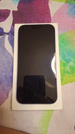 iPhone 16 azul ultramar
