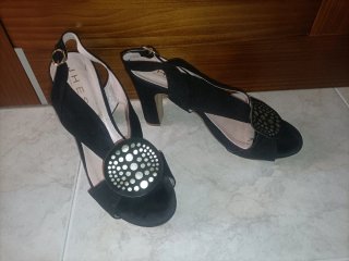 Zapatos de tacón negros