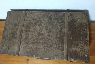 Maleta antigua de madera