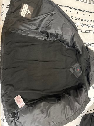 Chaqueta Jordan Negra con Capucha