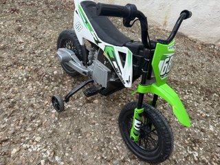 Moto eléctrica infantil verde