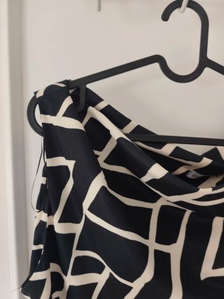 Blusa de mangas y cuello asimétrico XL nueva