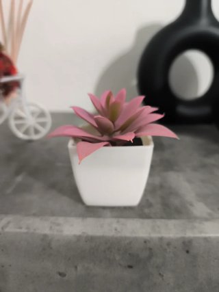 Adorno pequeño planta artificial rosa