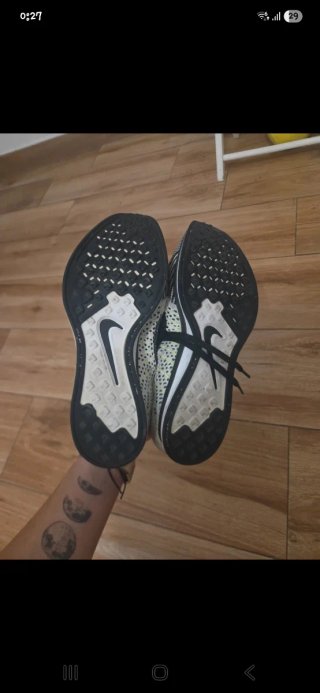 Nike Flyknit Racer Negro Blanco