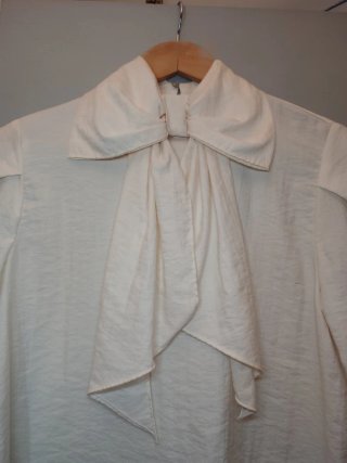 Blusa Zara blanca con lazo