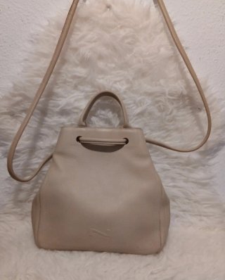 Bolso de piel beige