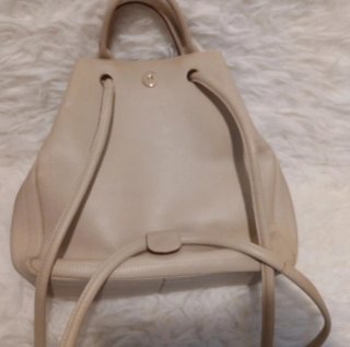 Bolso de piel beige
