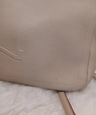 Bolso de piel beige