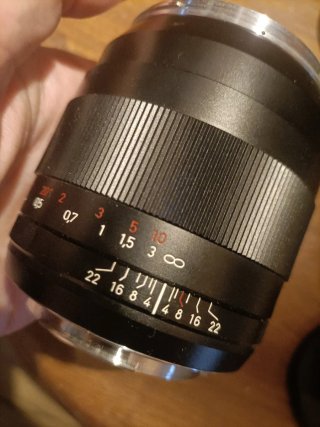 Carl Zeiss Distagon 2/35 ZE Canon