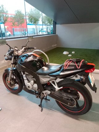 Se vende Daelim Roawin 125 y doy otra igual.