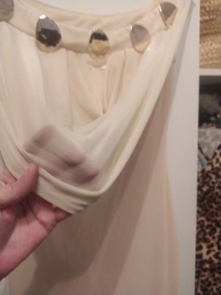 Vestido largo drapeado con adornos