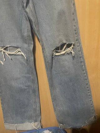 Pantalones vaqueros Zara desgastados