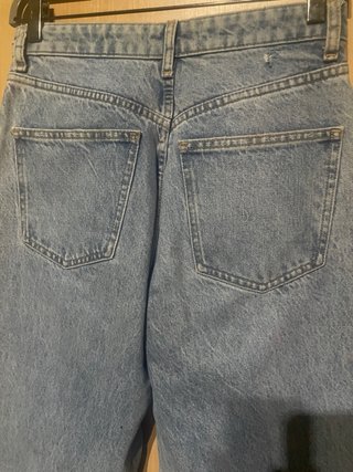 Pantalones vaqueros Zara desgastados