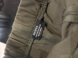 Falda pantalón Bershka verde T.36
