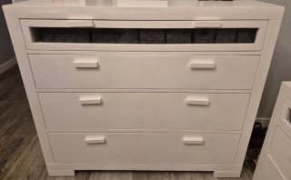 Cómoda Banark de madera blanca