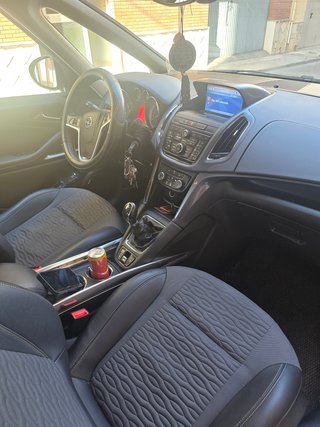 Opel Zafira Tourer 2013