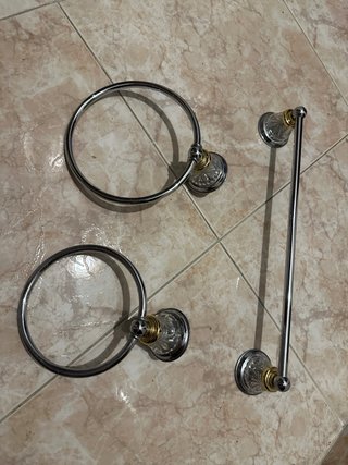 Juego Accesorios Baño Aro y Toallero