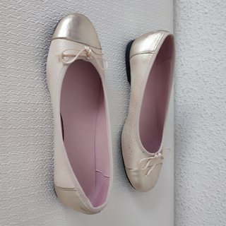 Bailarinas doradas de piel con lazada Nuevas Nº 38