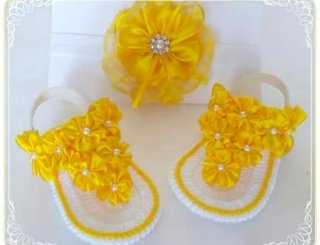 Sandalias bebé crochet flores amarillas