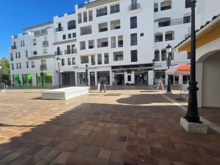 Local comercial en alquiler en Puerto Banús en Marbella