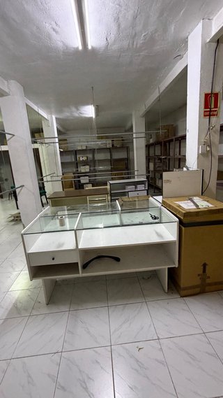 Mobiliario local