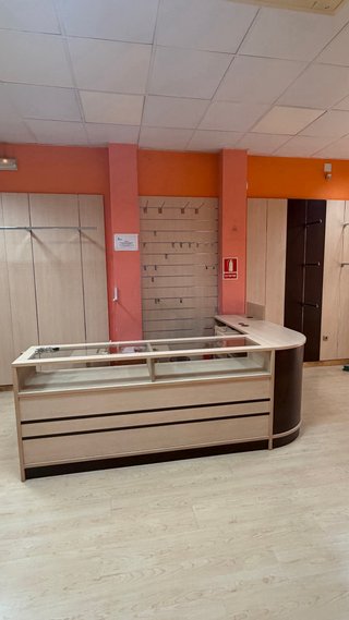 Mobiliario local