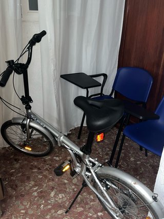 Bicicleta plegable plateada