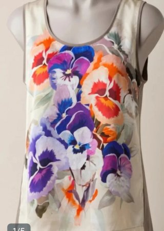 Camiseta floral 8 más, zapatos ybolso