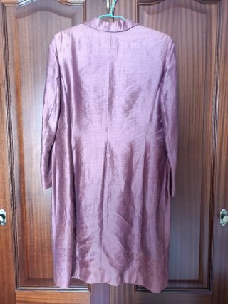 Chaqueta larga morada fiesta