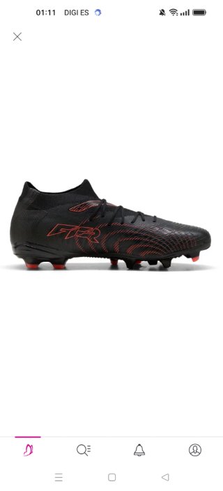 Botas de fútbol Puma negras y naranjas