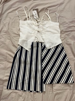 Top lencero blanco Stradivarius con lazada