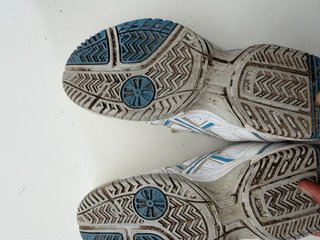 Zapatillas Asics Padel Blancas y Azules